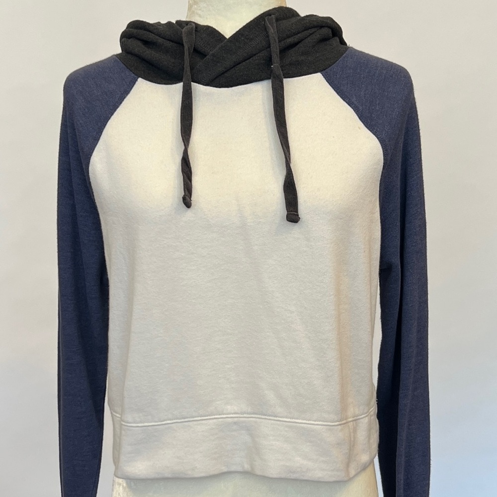 WLSS032 Women’s Long Sleeve Cropped Hoodie with Drawstring Size Medium